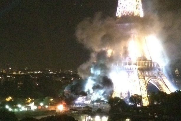 Eiffel-Tower-fire